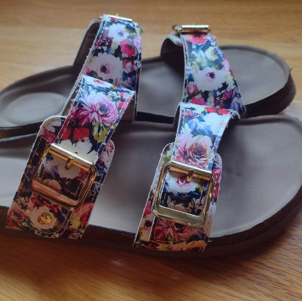 Madden Girl sandal